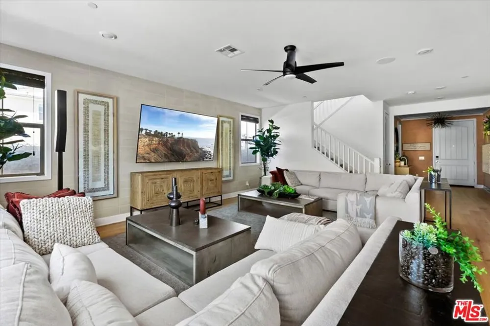 21181 Strathmoor Lane Huntington Beach, CA 92646
