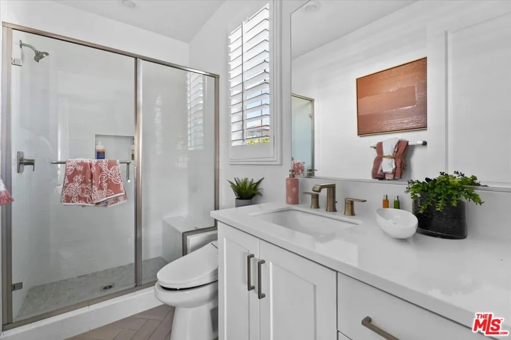 21181 Strathmoor Lane Huntington Beach, CA 92646