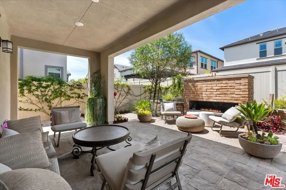 21181 Strathmoor Lane Huntington Beach, CA 92646