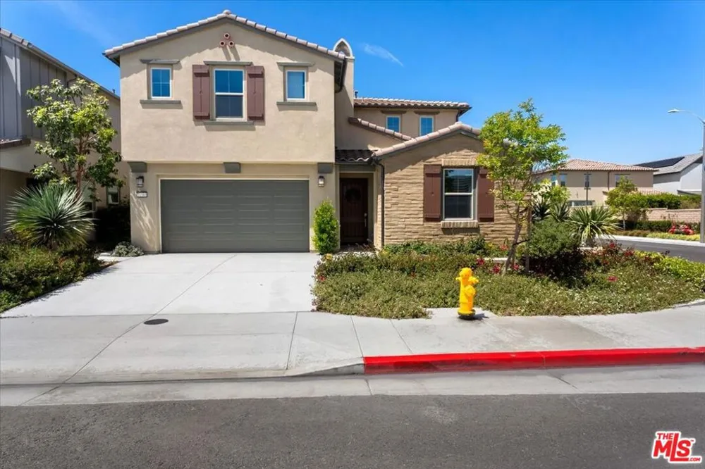 21181 Strathmoor Lane Huntington Beach, CA 92646