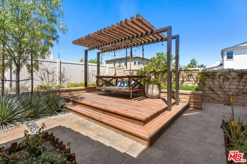 21181 Strathmoor Lane Huntington Beach, CA 92646