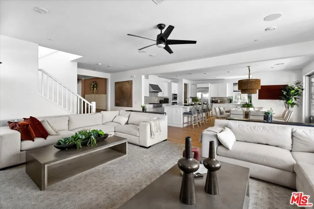 21181 Strathmoor Lane Huntington Beach, CA 92646