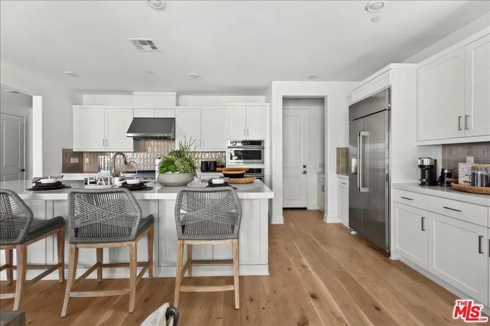 21181 Strathmoor Lane Huntington Beach, CA 92646