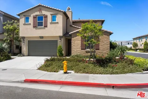 21181 Strathmoor Lane