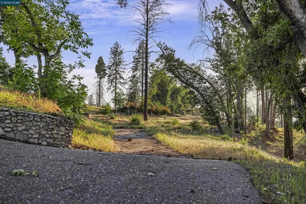 6479 Gregory Ln Paradise, CA 95969