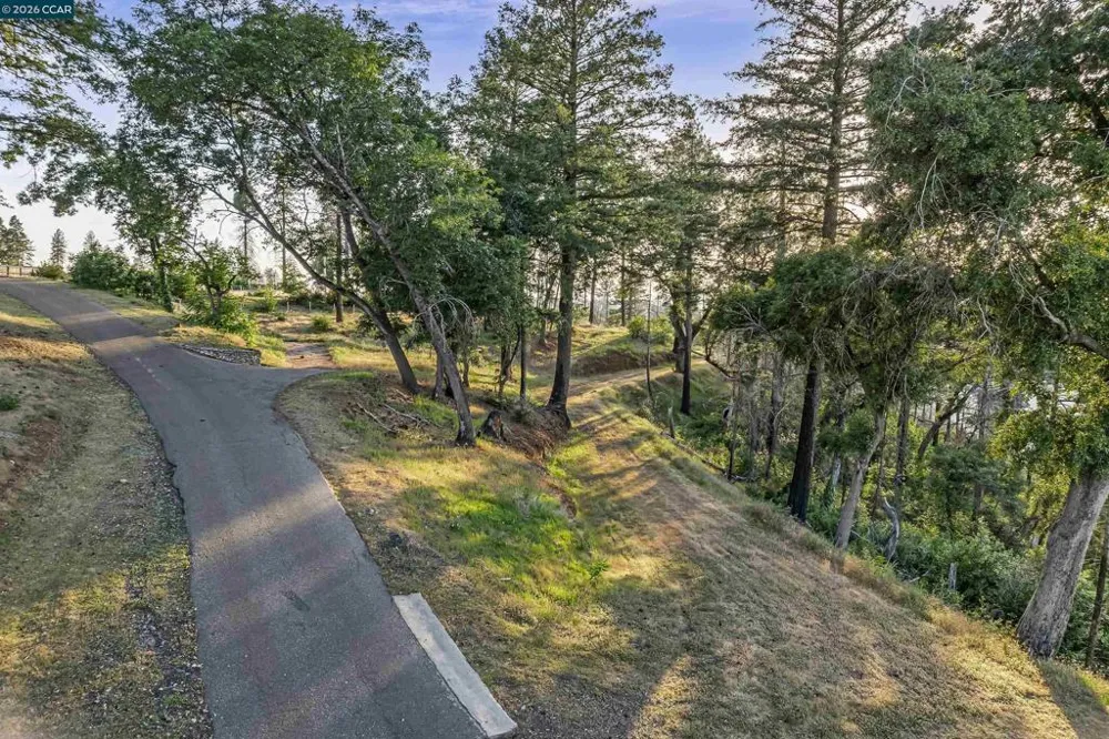 6479 Gregory Ln Paradise, CA 95969