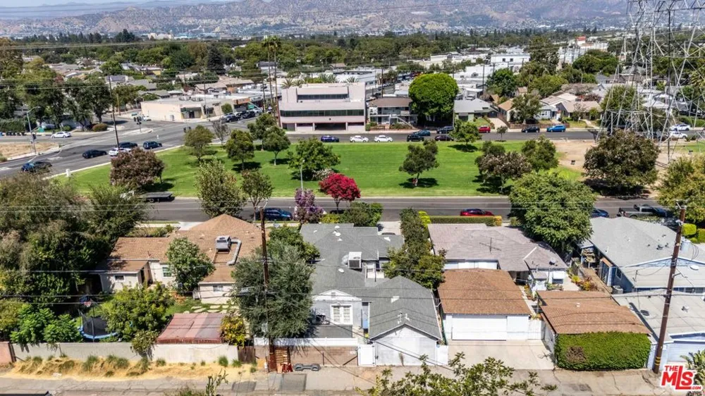 1337 Whitnall Highway Burbank, CA 91505