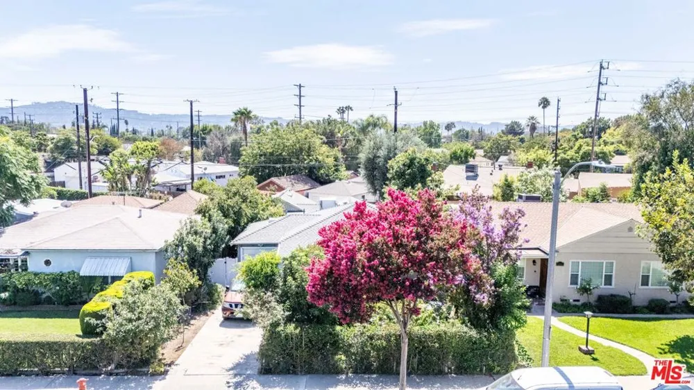 1337 Whitnall Highway Burbank, CA 91505
