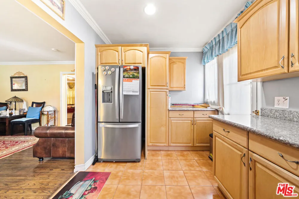 1337 Whitnall Highway Burbank, CA 91505