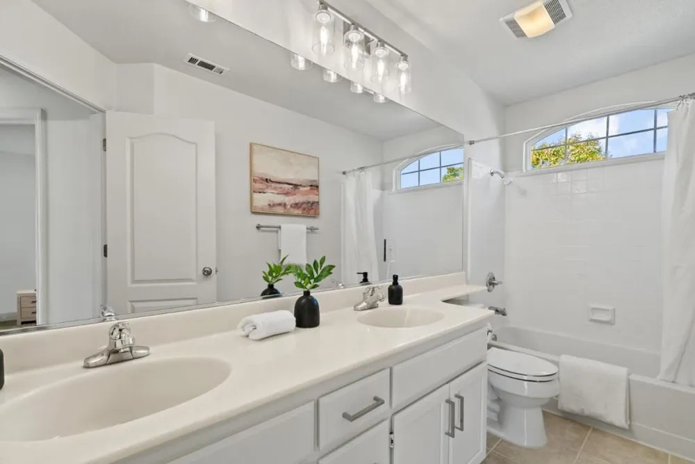 2165 Kingsbury Circle Santa Clara, CA 95054