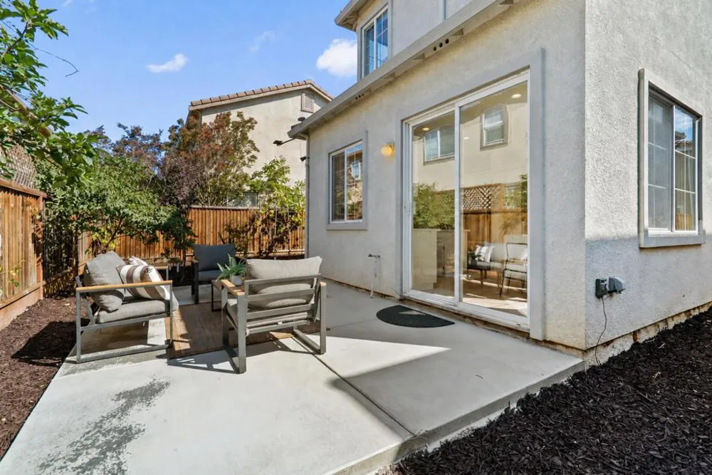 2165 Kingsbury Circle Santa Clara, CA 95054