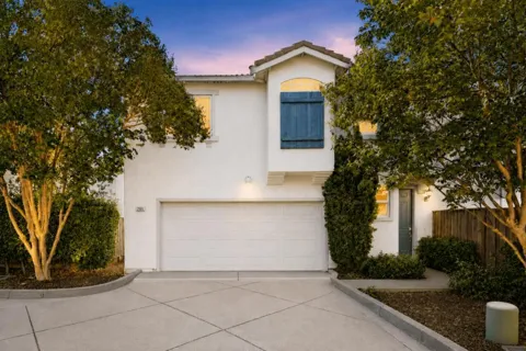 2165 Kingsbury Circle