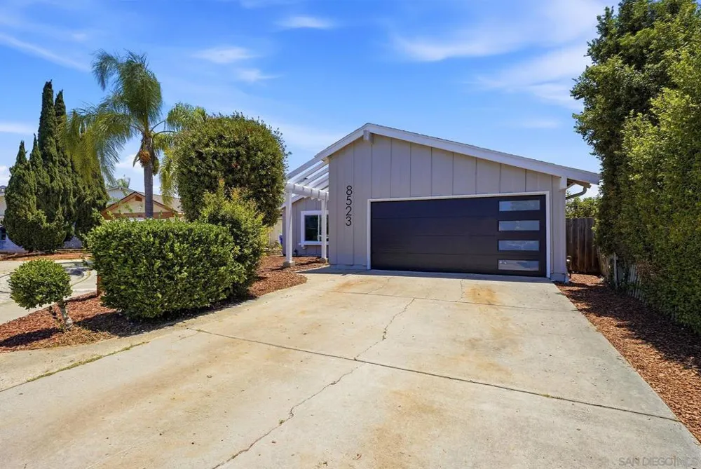 8523 Duncannon San Diego, CA 92126