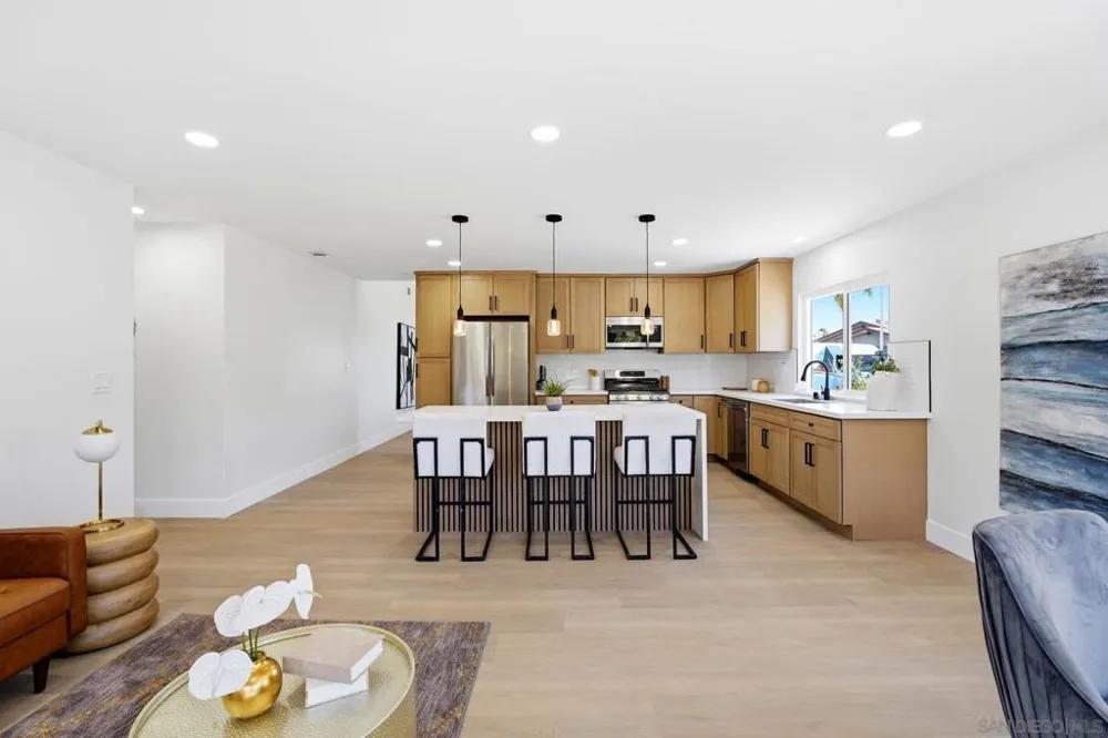 8523 Duncannon San Diego, CA 92126