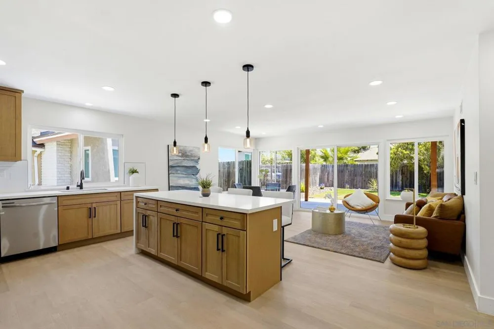 8523 Duncannon San Diego, CA 92126