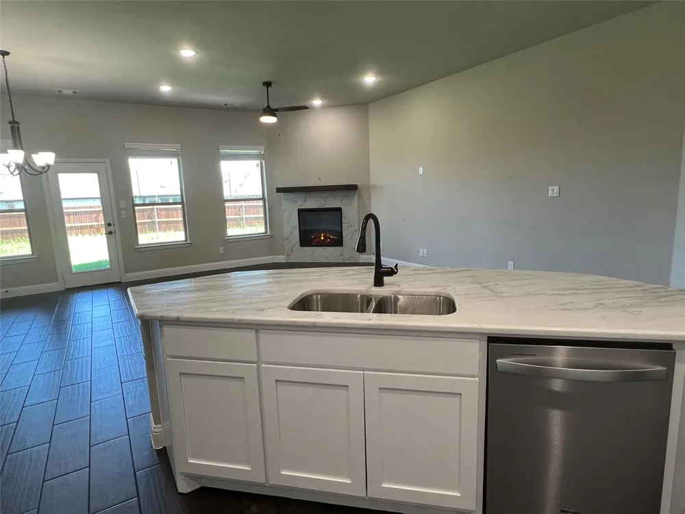 249 Lillian Lane Waxahachie, TX 75165