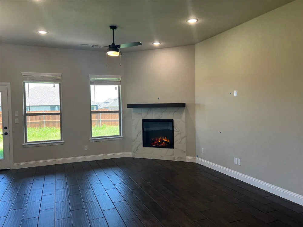 249 Lillian Lane Waxahachie, TX 75165