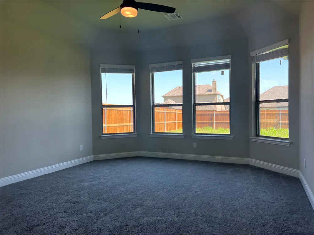 249 Lillian Lane Waxahachie, TX 75165