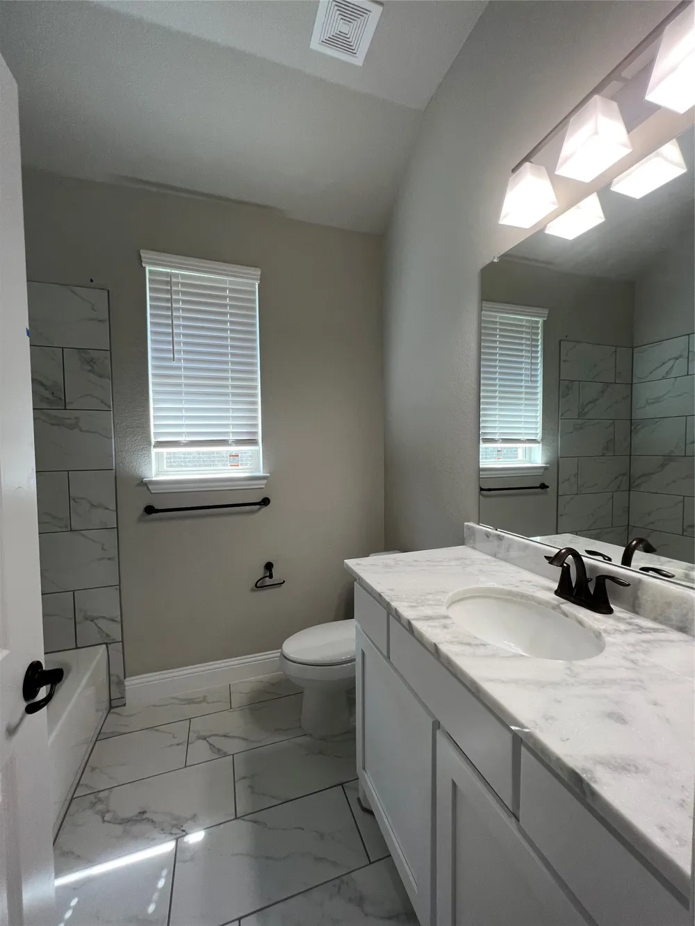 249 Lillian Lane Waxahachie, TX 75165