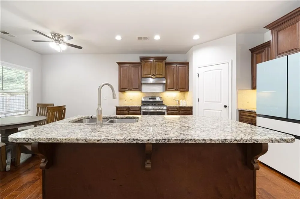 5543 Leaf Ridge Lane Buford, GA 30518