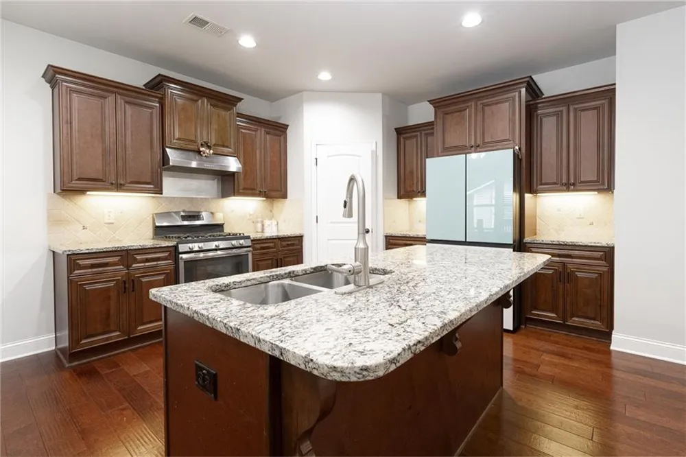 5543 Leaf Ridge Lane Buford, GA 30518