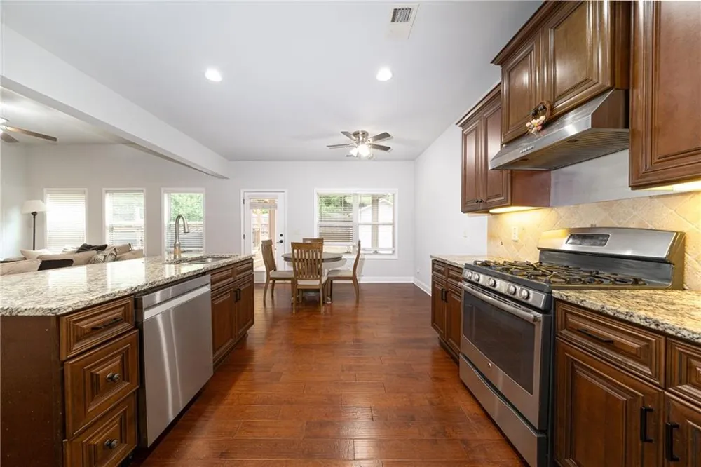5543 Leaf Ridge Lane Buford, GA 30518
