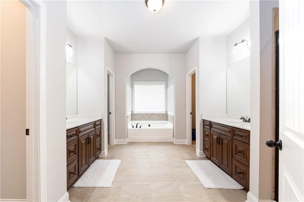 5543 Leaf Ridge Lane Buford, GA 30518