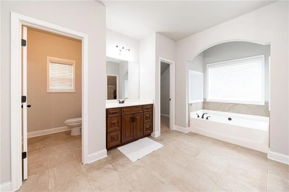 5543 Leaf Ridge Lane Buford, GA 30518