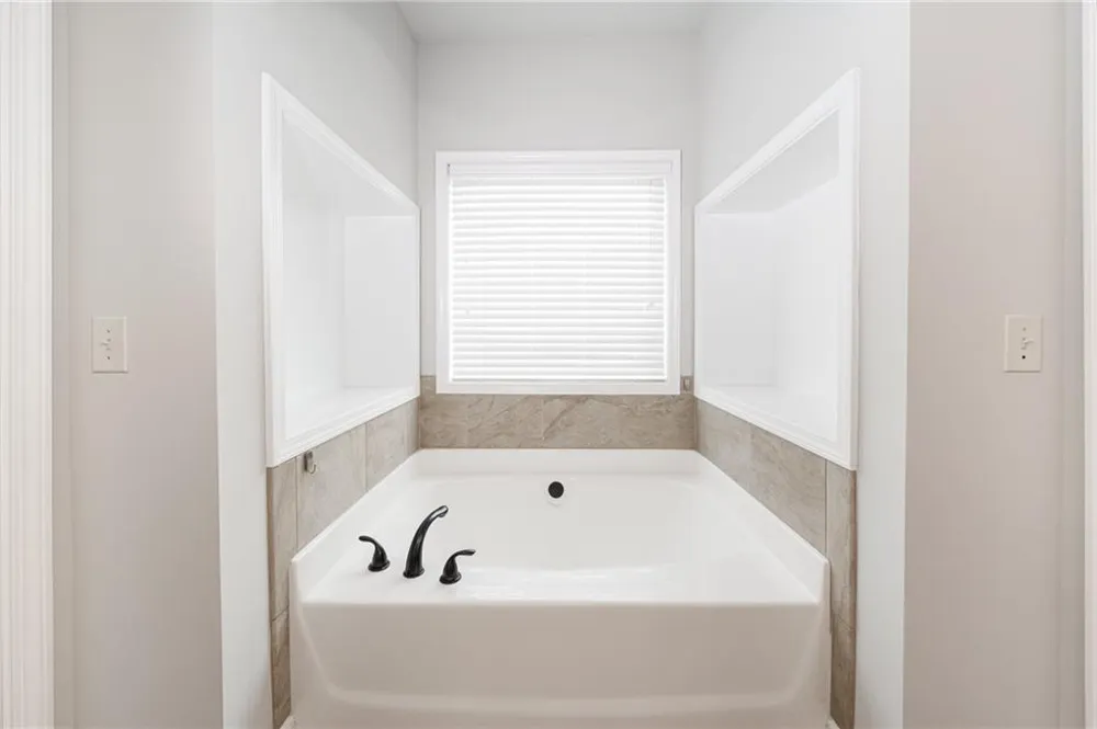 5543 Leaf Ridge Lane Buford, GA 30518