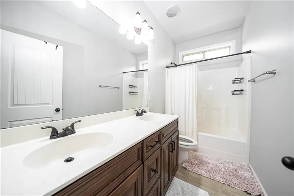 5543 Leaf Ridge Lane Buford, GA 30518