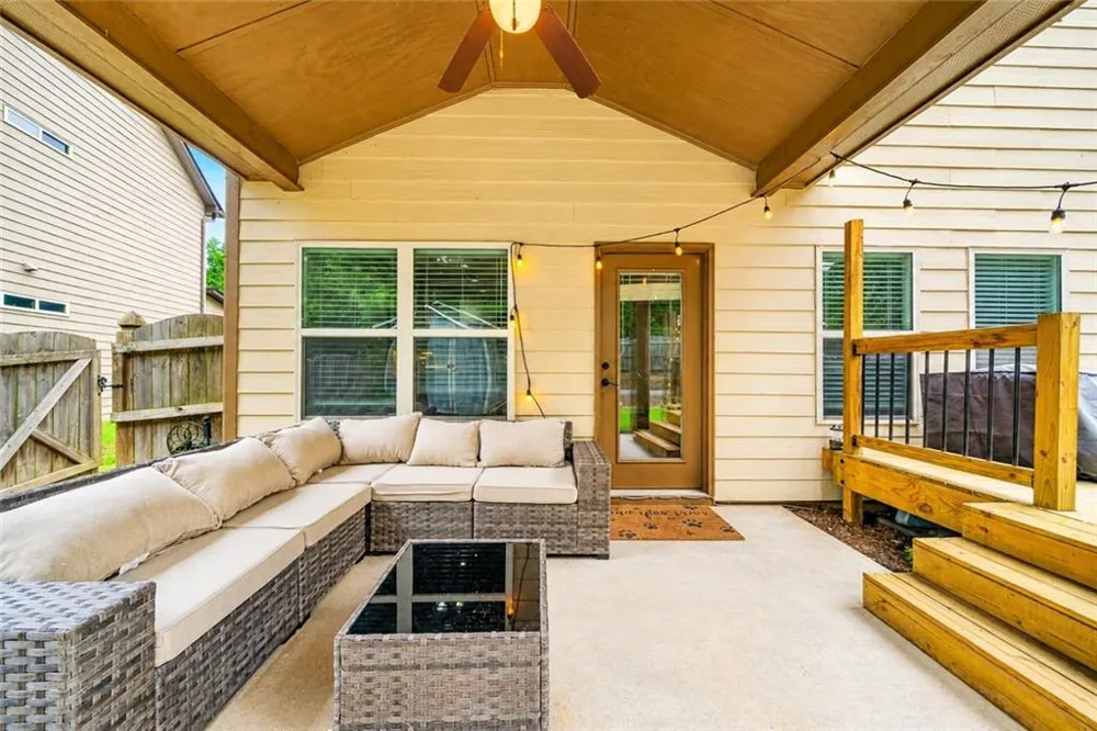 5543 Leaf Ridge Lane Buford, GA 30518