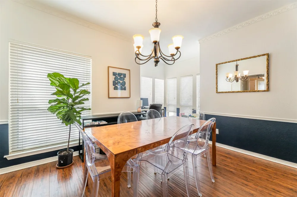4320 Bellaire Drive S #205W Fort Worth, TX 76109