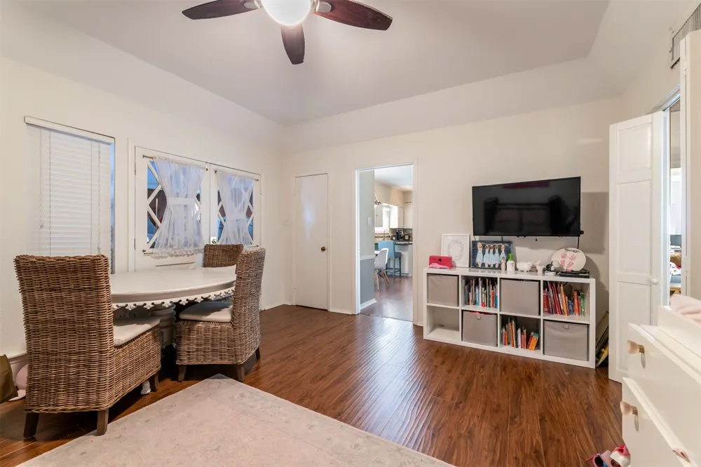 4320 Bellaire Drive S #205W Fort Worth, TX 76109