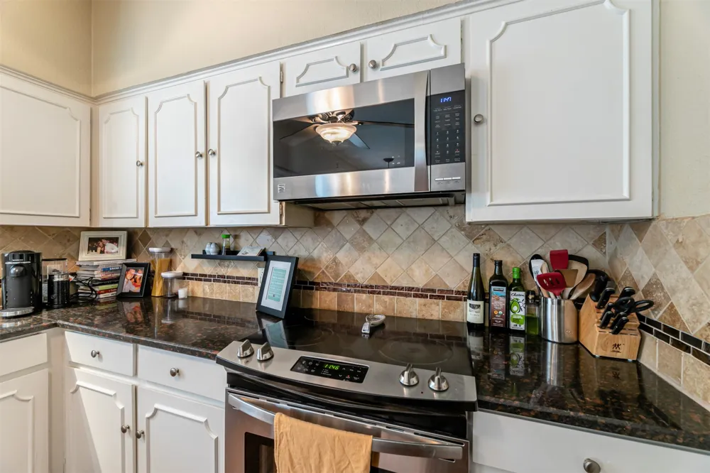 4320 Bellaire Drive S #205W Fort Worth, TX 76109