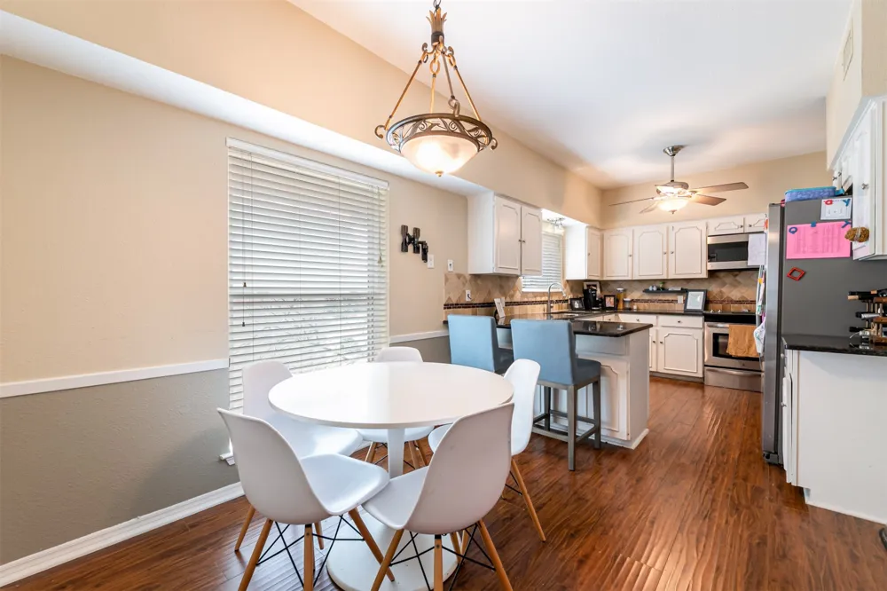 4320 Bellaire Drive S #205W Fort Worth, TX 76109