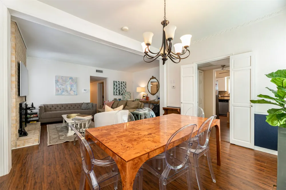 4320 Bellaire Drive S #205W Fort Worth, TX 76109