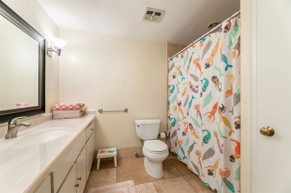 4320 Bellaire Drive S #205W Fort Worth, TX 76109