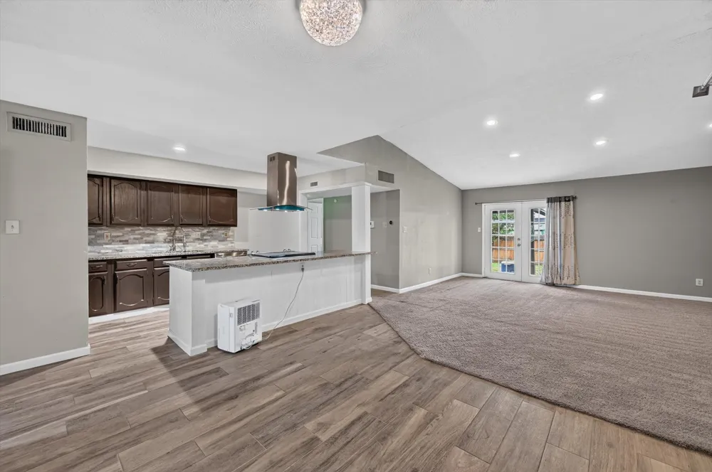 704 Levelland Drive Arlington, TX 76017