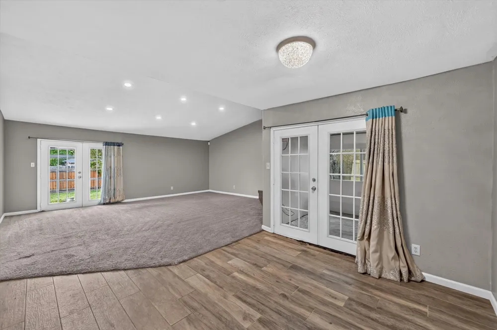 704 Levelland Drive Arlington, TX 76017