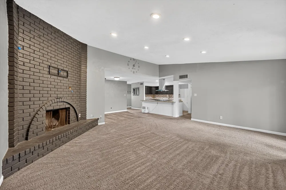 704 Levelland Drive Arlington, TX 76017