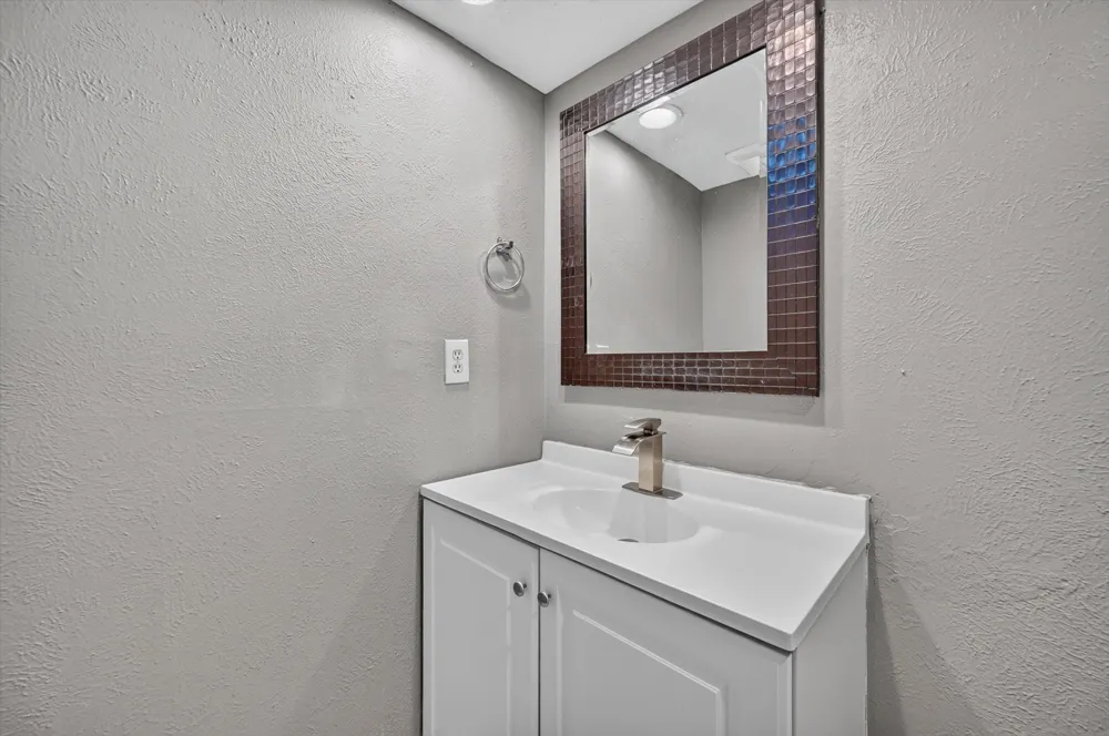 704 Levelland Drive Arlington, TX 76017