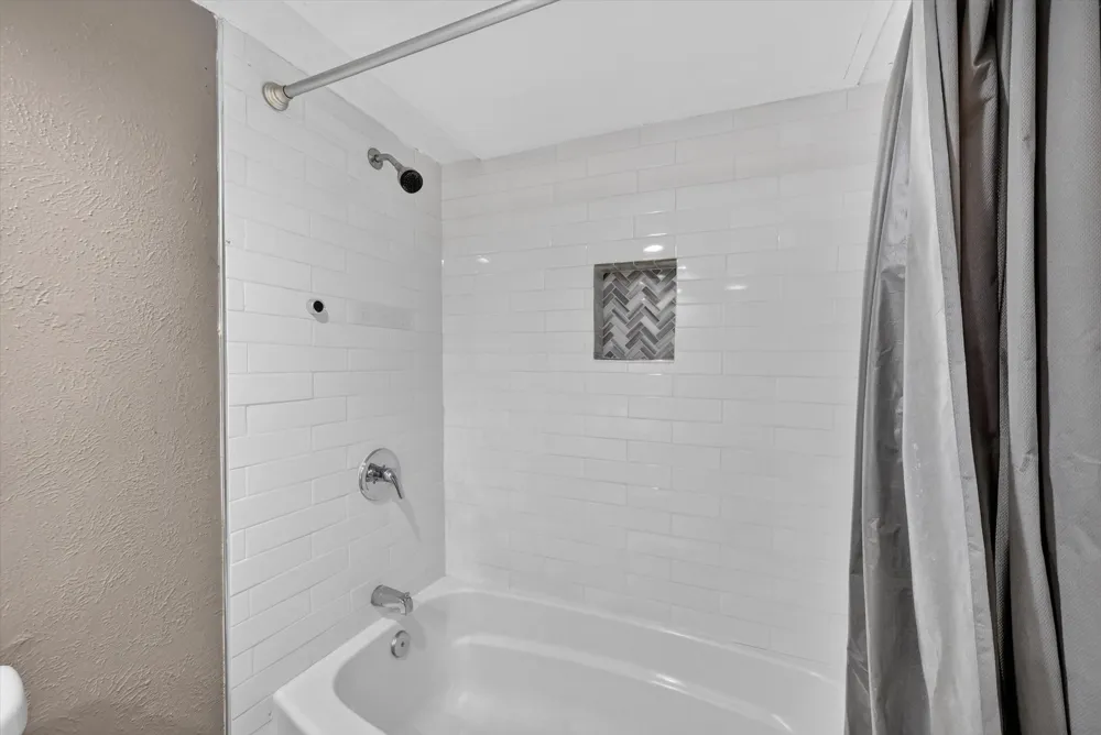 704 Levelland Drive Arlington, TX 76017