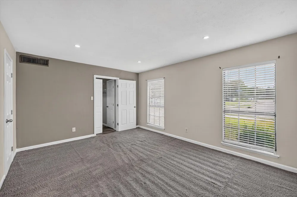 704 Levelland Drive Arlington, TX 76017