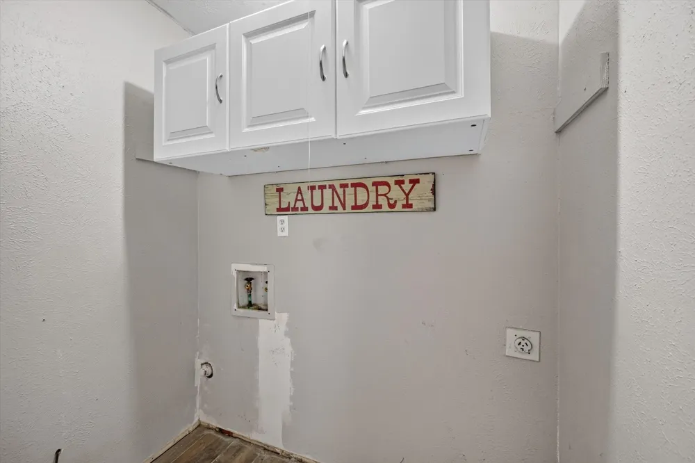 704 Levelland Drive Arlington, TX 76017