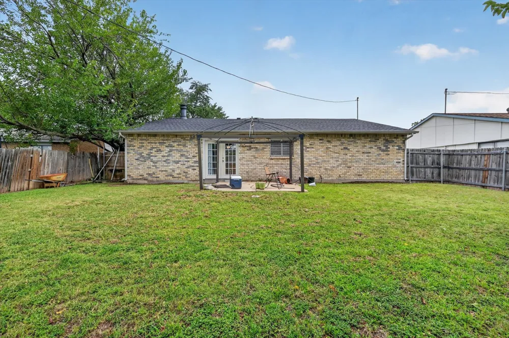 704 Levelland Drive Arlington, TX 76017