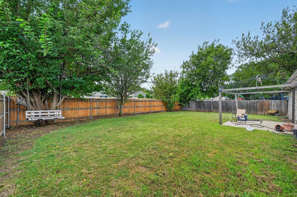 704 Levelland Drive Arlington, TX 76017