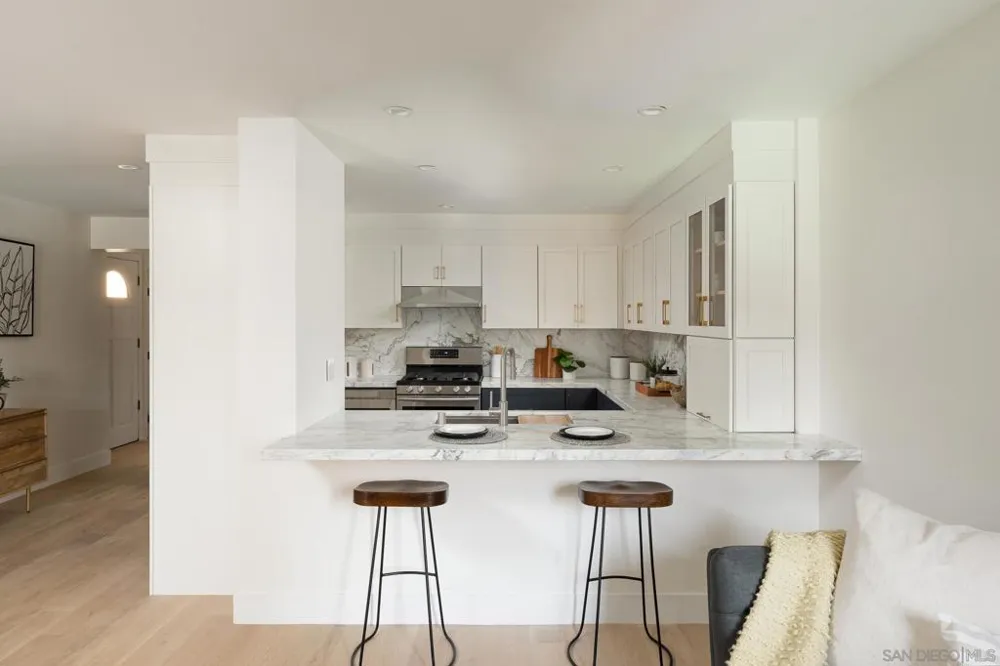 4007 Canario #E Carlsbad, CA 92008