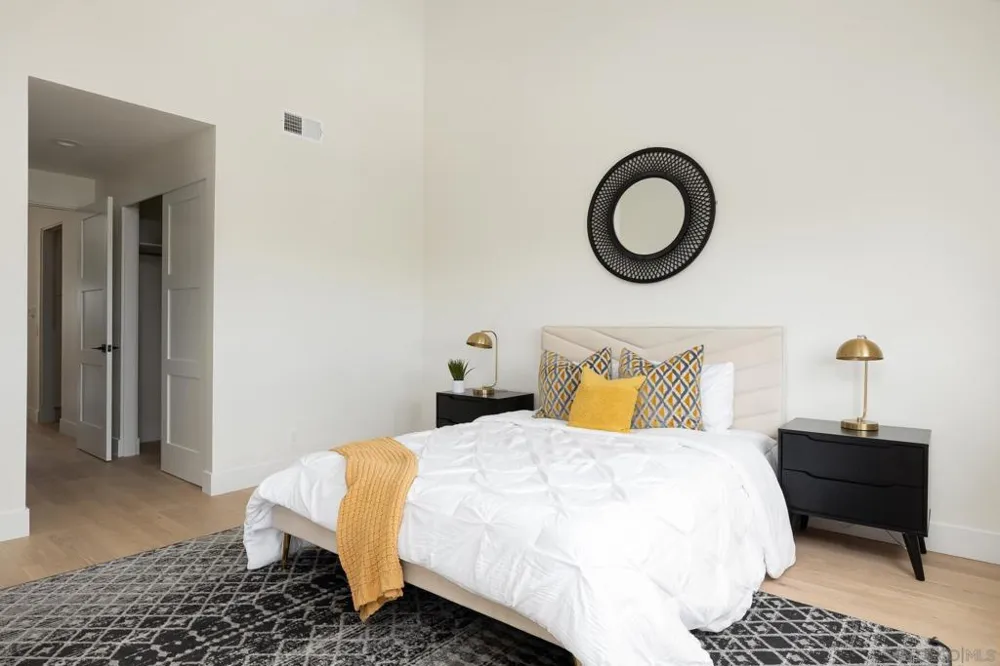 4007 Canario #E Carlsbad, CA 92008