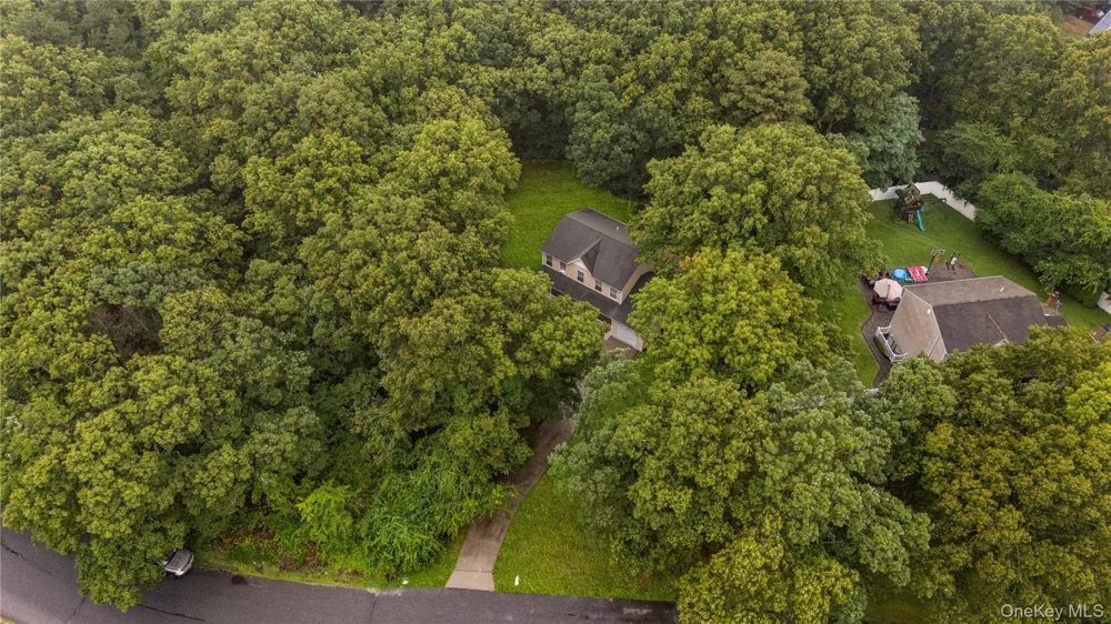 144 Dawn Drive Shirley, NY 11967
