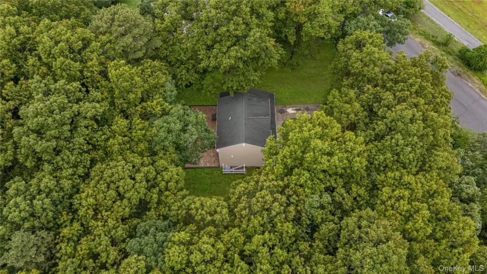 144 Dawn Drive Shirley, NY 11967